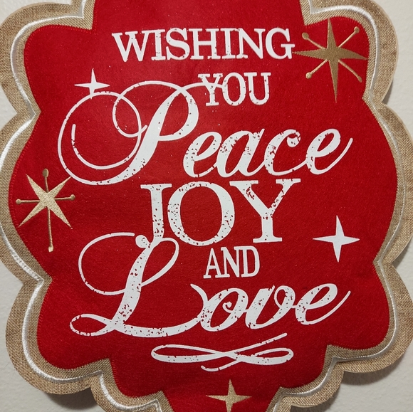 20" X 16" Red Felt Burlap Wall Hanger Lightweight Christmas Peace Joy Love w/Bow - Picture 9 of 9